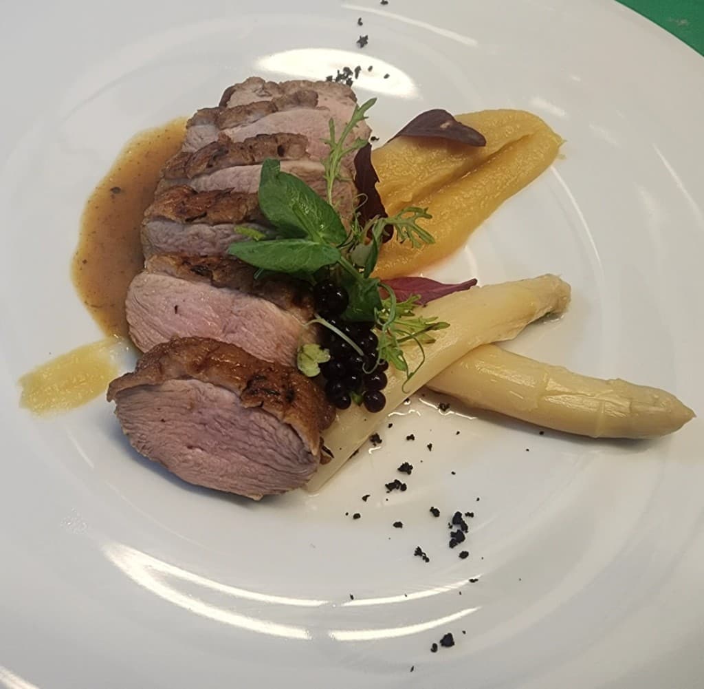 Duck breast with asparagus and carrot puree