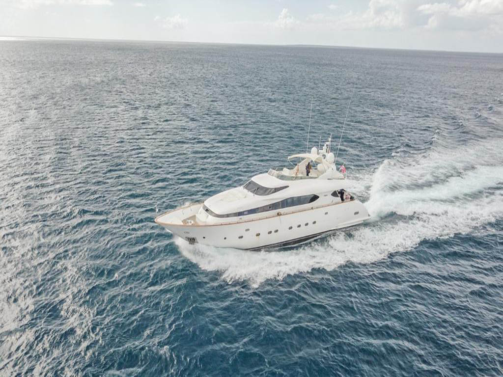 Maiora 103ft mega yacht Punta Cana